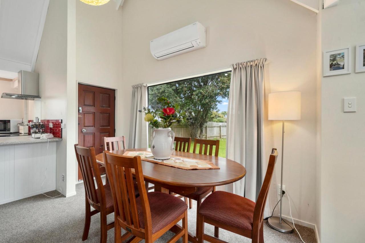 Wharerata - Otaki Beach Holiday Home Exterior foto