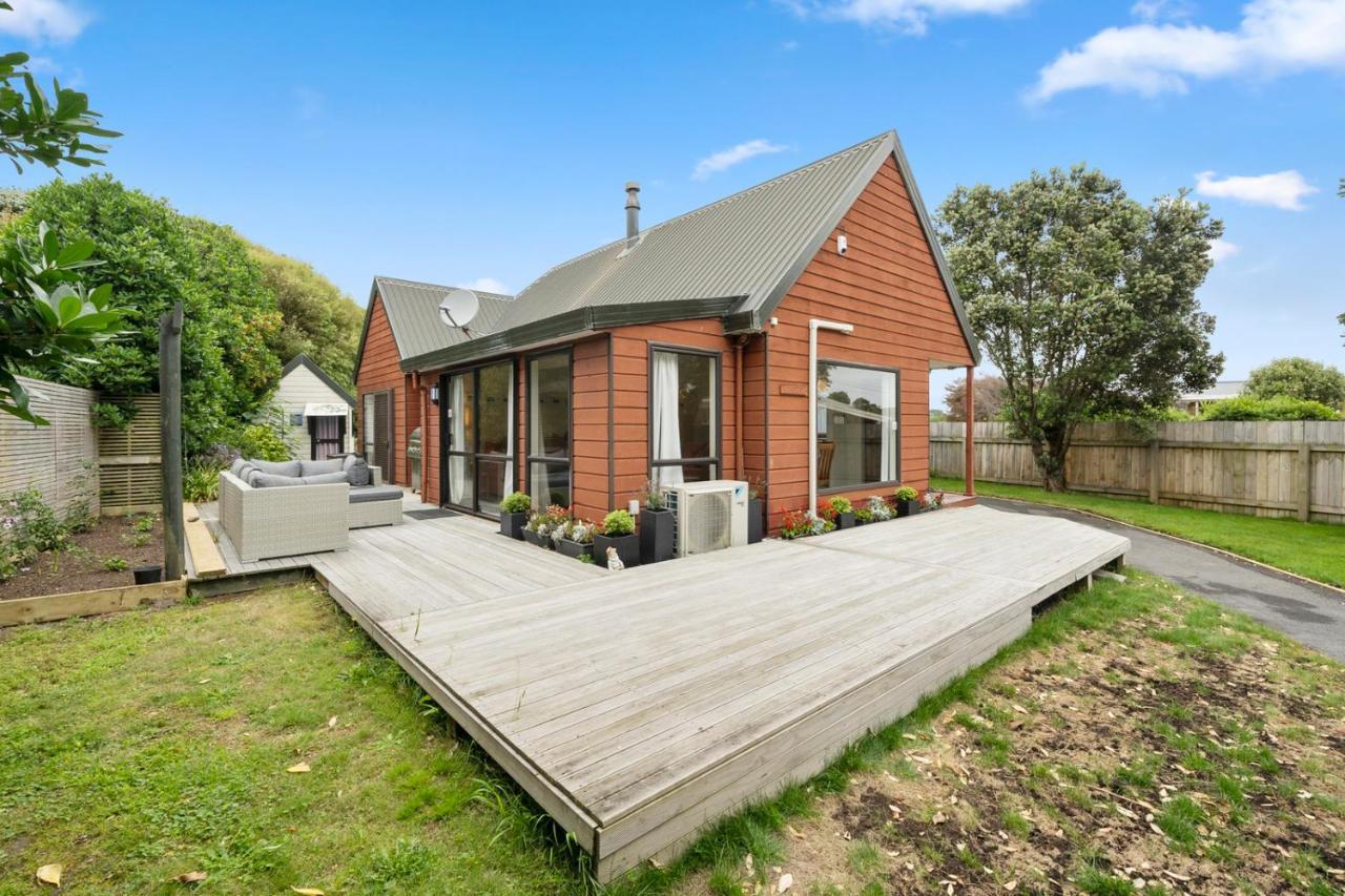 Wharerata - Otaki Beach Holiday Home Exterior foto